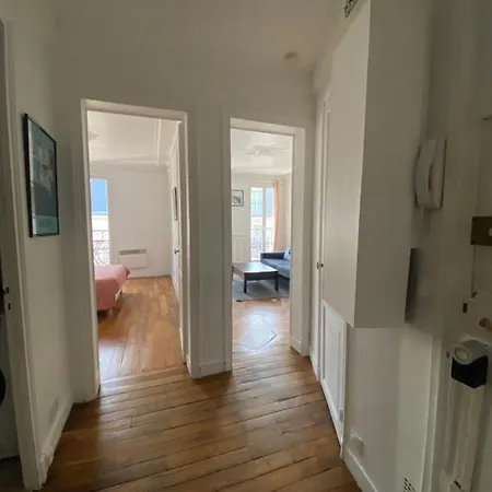 Apartment Tour Eiffel Volontaire